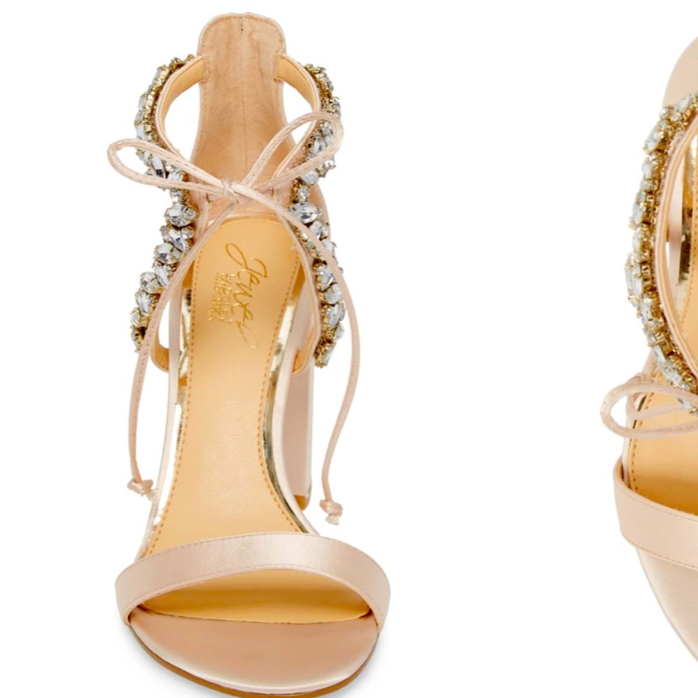 :Jewel Badgley Mischka Thamar Embellished Sandal